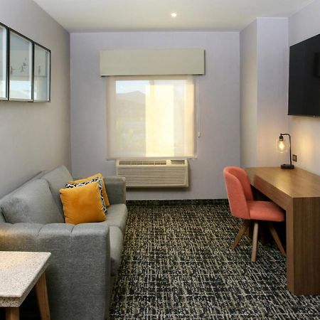 Voco Saltillo Suites By Ihg エクステリア 写真