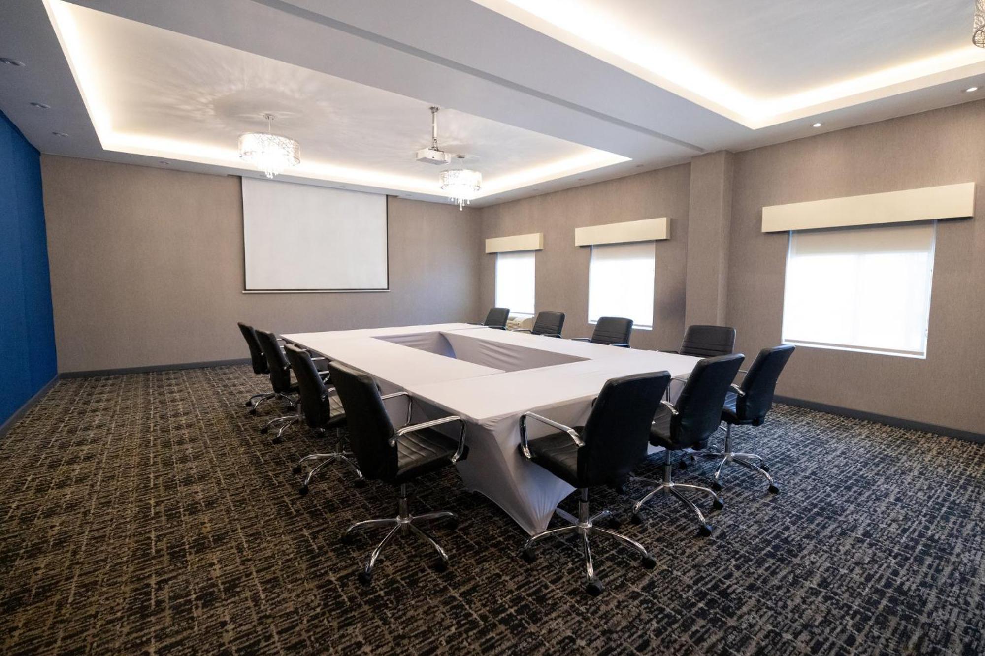 Voco Saltillo Suites By Ihg エクステリア 写真