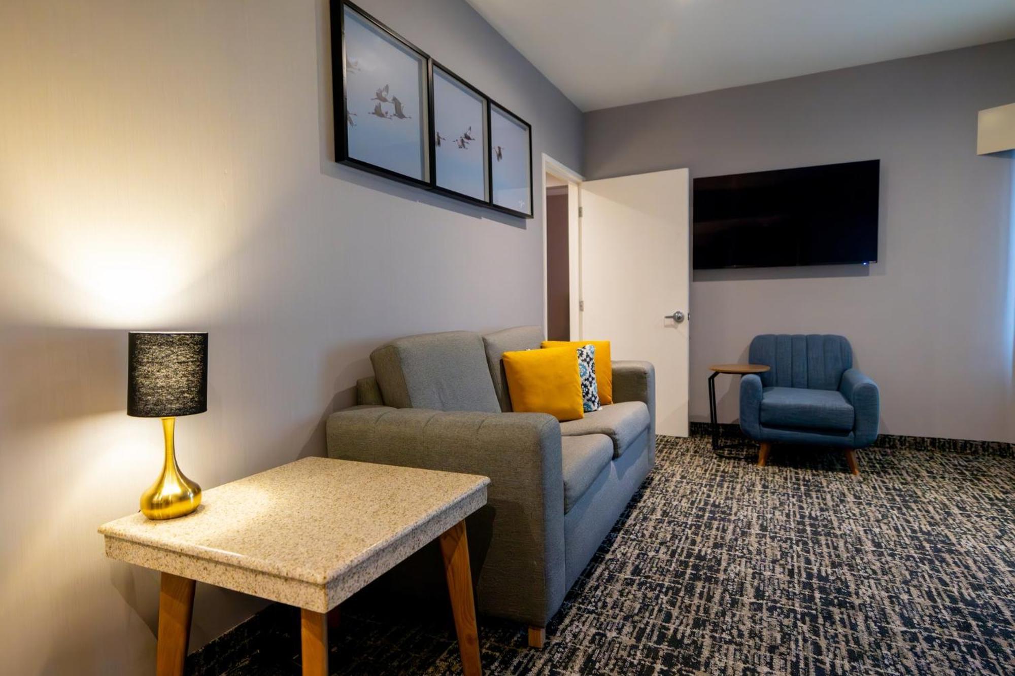 Voco Saltillo Suites By Ihg エクステリア 写真