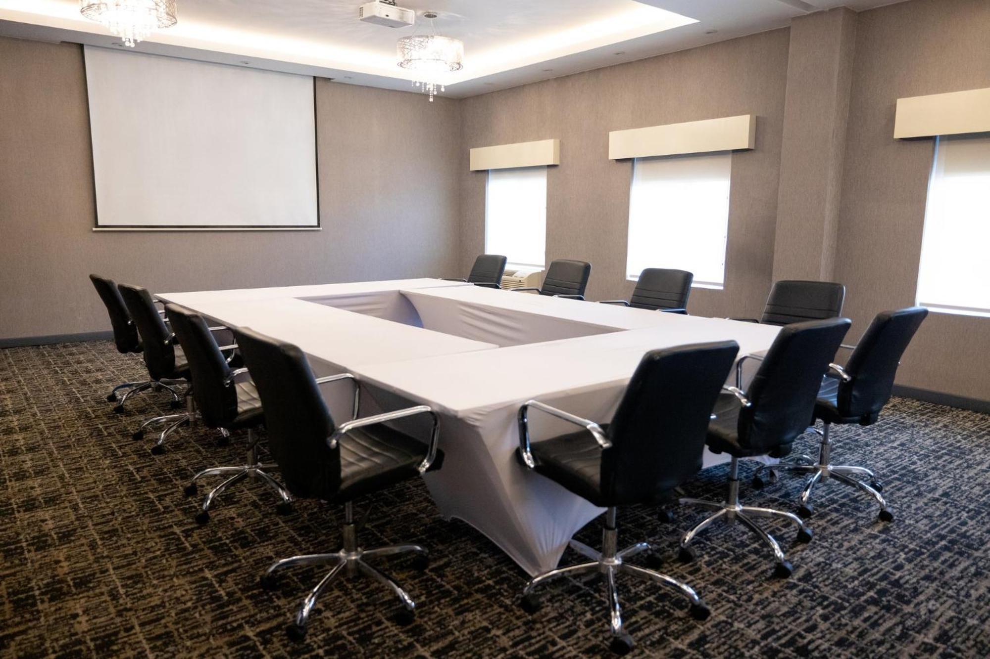 Voco Saltillo Suites By Ihg エクステリア 写真
