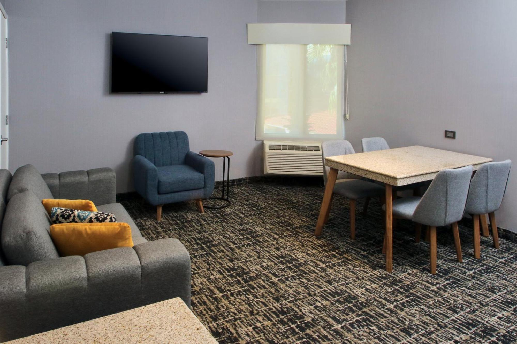 Voco Saltillo Suites By Ihg エクステリア 写真